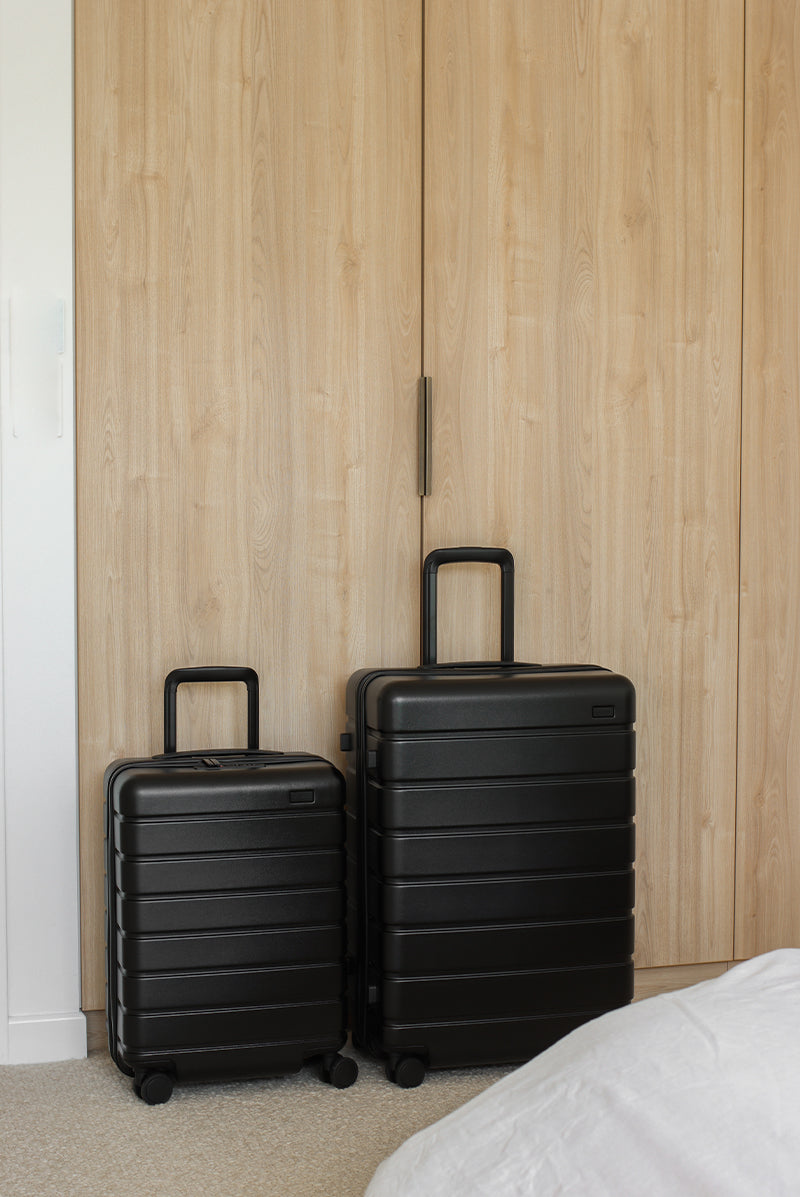 Arlo Pro Carry-On & Medium Set Black