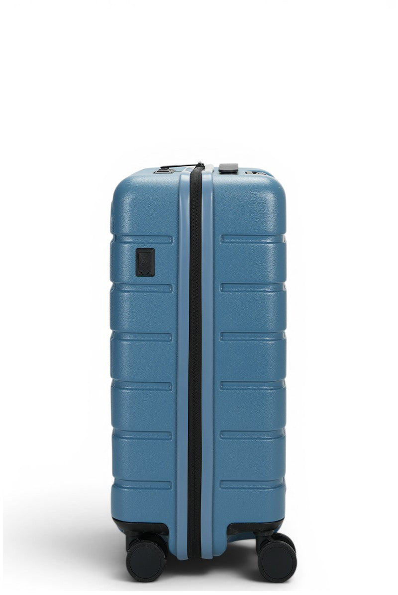 Arlo Pro Front Access Carry-On Arctic Sea