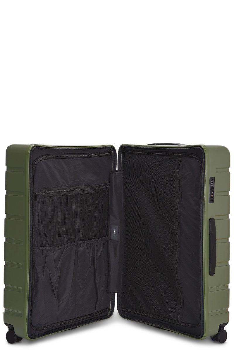 Explorer Arlo Pro Large Checked Suitcase in Evergreen (interior)